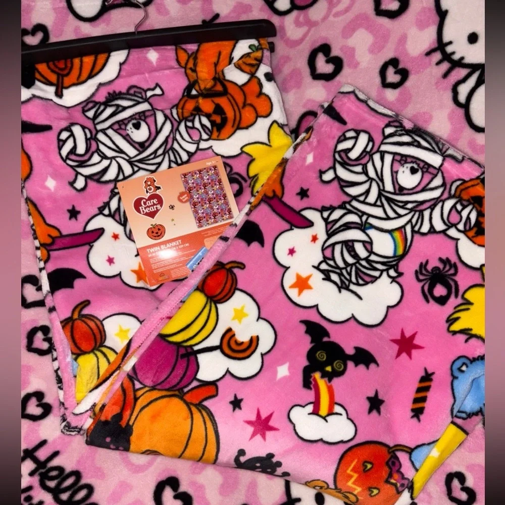 NWT Viral Halloween carebear blanket twin